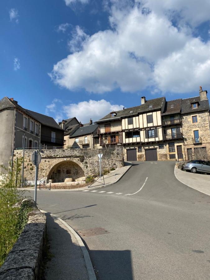 Hotel Au Pont D'Olt Saint-Côme-dʼOlt Zewnętrze zdjęcie