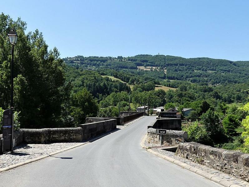 Hotel Au Pont D'Olt Saint-Côme-dʼOlt Zewnętrze zdjęcie